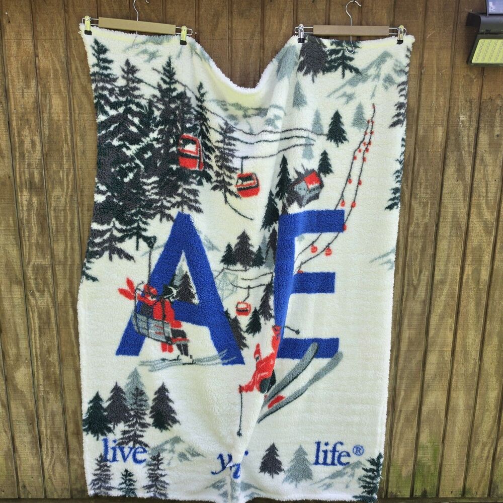 NEW American Eagle Outfitters Fleece 50x60” Cozy Blanket Ski Winter Holiday NWT